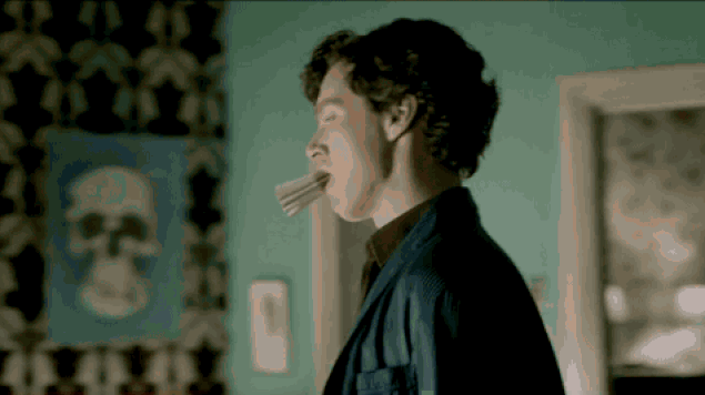 KizlarSoruyor'da Aşk Acısı Çekenlerin Acılarının Perde Arkası!