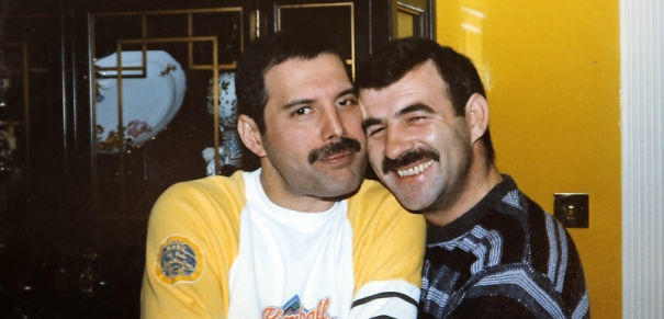 Aykırı Kişiliği ile Gönüllere Kazınan Freddy Mercury ve Sevgilisinin Bilinmeyen Yönlerini Ortaya Çıkaran Fotoğrafları