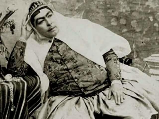 Bu Aralar Gündeme Düşen, İran Şahının En Sevdiği Karısı, "Eşsiz" Anis-el Doleh'den Trajikomik Fotoğraflar