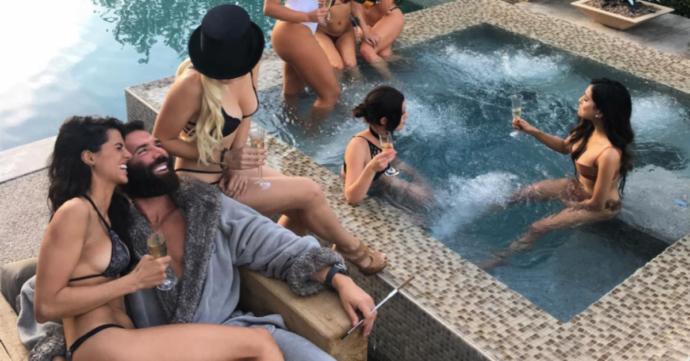 Evlenme Fikrinden Işık Hızıyla Kaçmanız Gereken 8 Erkek