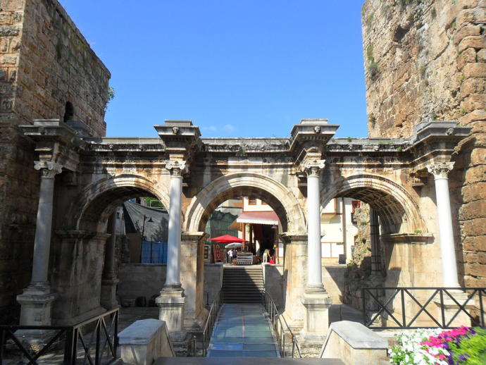 Bu Yaz Tatilinde Nereye Gitsek Diyenler İçin Tatilcilerin Gözdesi Antalya