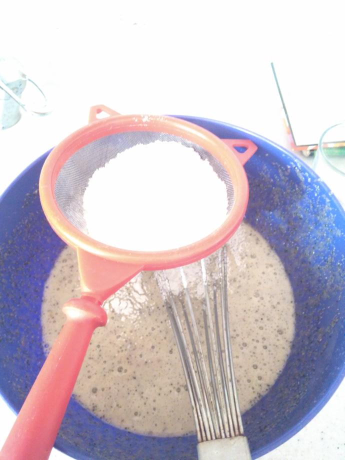 Lezzeti de Görselliği de Güzel Haşhaşlı Tatlı