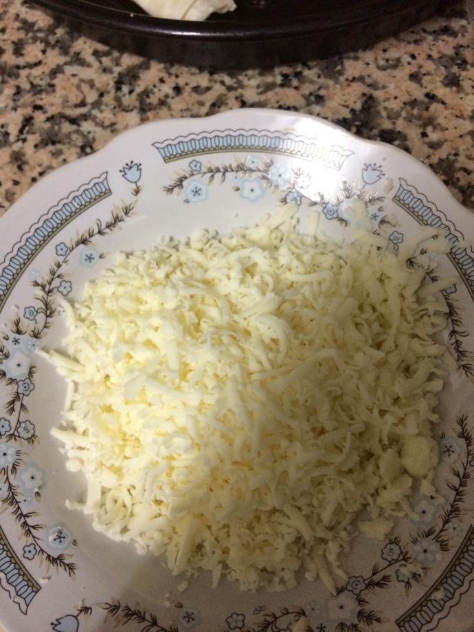 Mutfakta Olmayı İstemeyen Erkekten Mini Kaşarlı Börek Tarifi!