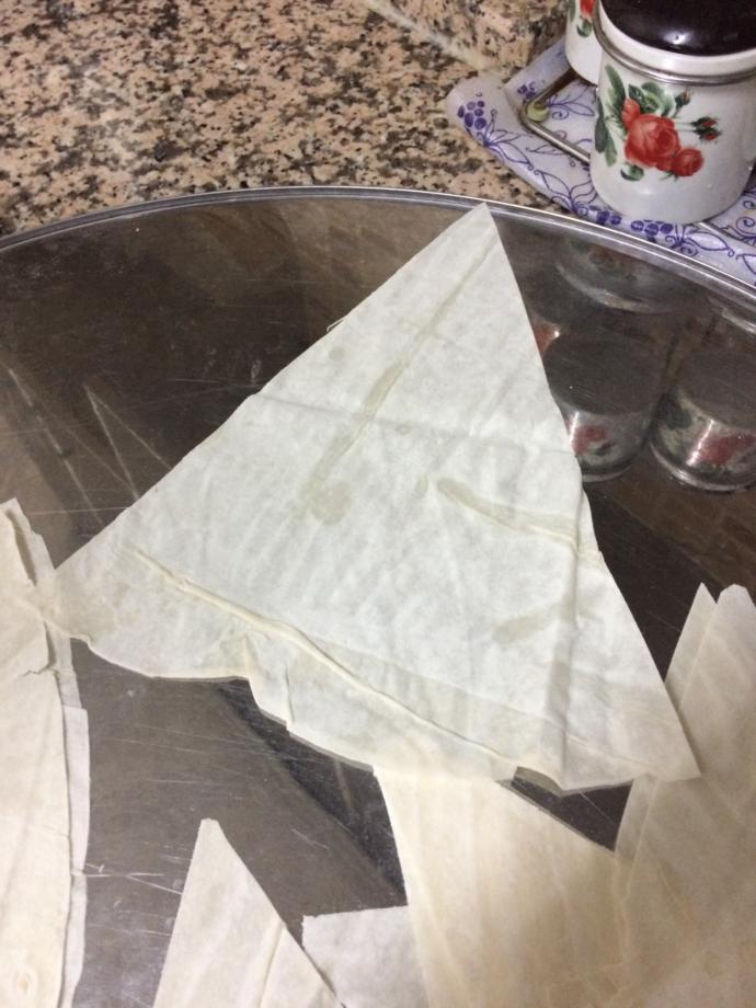 Mutfakta Olmayı İstemeyen Erkekten Mini Kaşarlı Börek Tarifi!