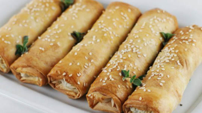 Mutfakta Olmayı İstemeyen Erkekten Mini Kaşarlı Börek Tarifi!