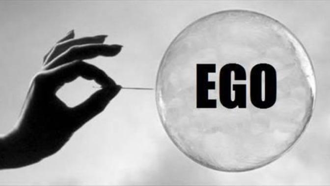 Egosu Tavan Yapmış İnsanları Bir Bakışta Anlayabileceğiniz 6 Özellik!