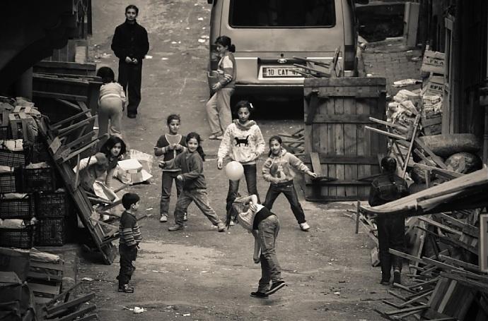 Bu Dünyada Artık Çocuklara Yer Kalmadı