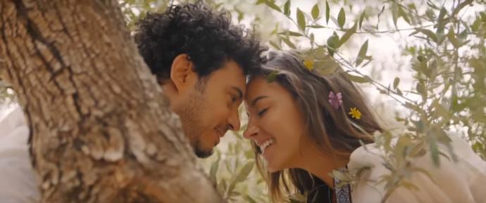 En İyi İlk 3 Türkçe Şarkıyı Listeliyoruz