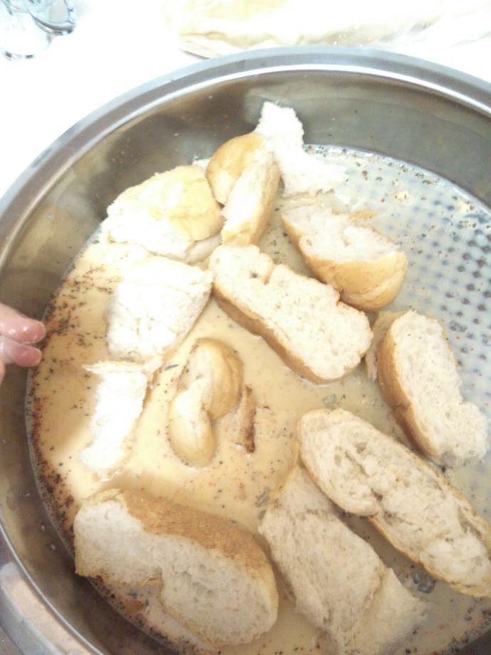 Bayat Ekmekleri Değerlendirmenin En Kolay Yolu Yumurtalı Ekmek!