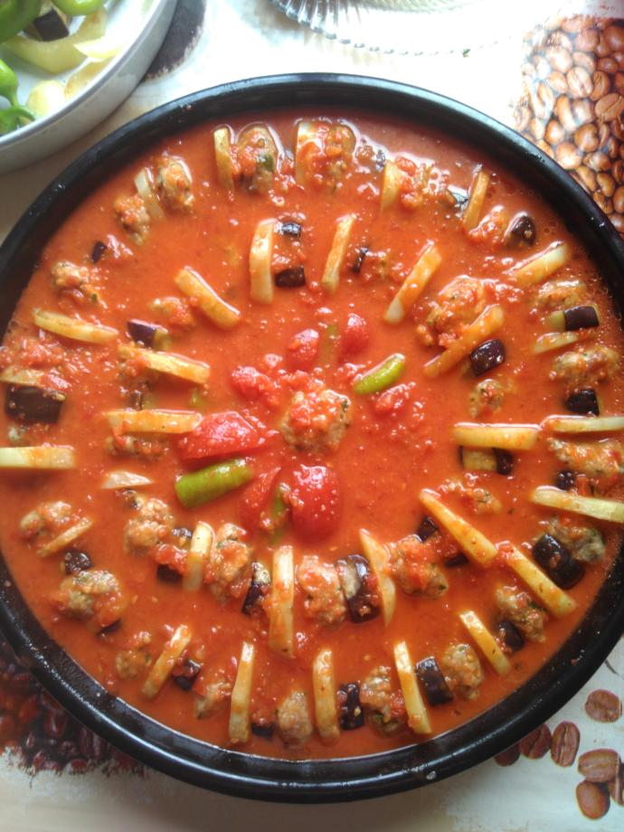Ağır Kıskançlık Duygusuyla Pişirdiğim Fırında Sebzeli Köfte Tarifi