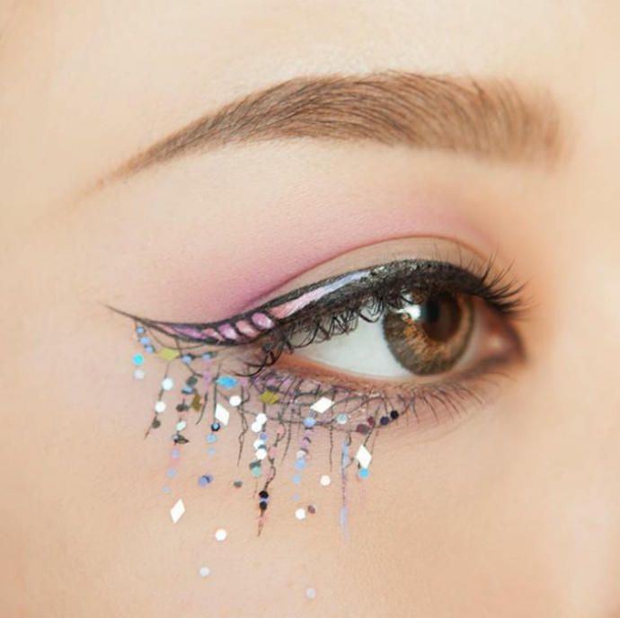 Sıradan Eyelinerların Pabucu Dama Atıldı: Sezonun Trendi Unicorn Eyeliner!