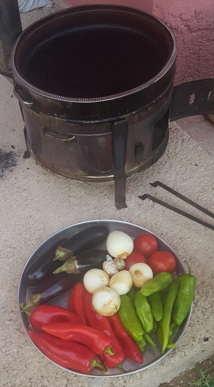 Mangal Ateşinde Köz Kokulu Patlıcan Salatası