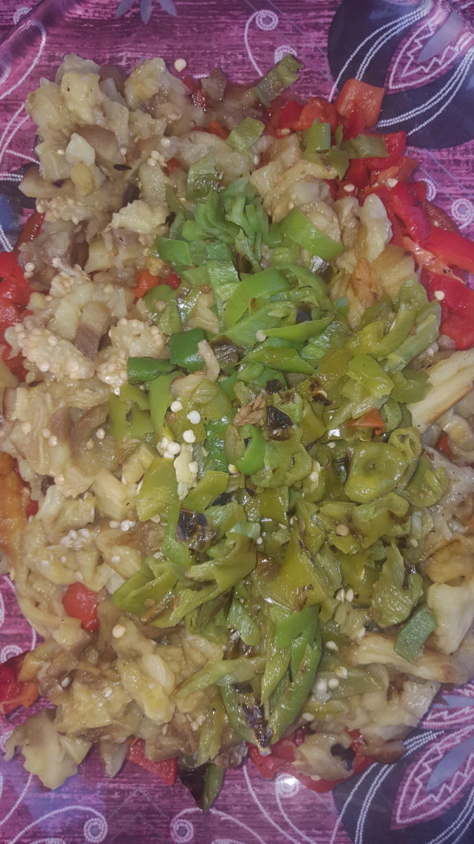Mangal Ateşinde Köz Kokulu Patlıcan Salatası
