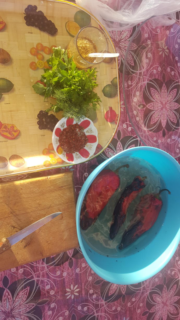 Mangal Ateşinde Köz Kokulu Patlıcan Salatası