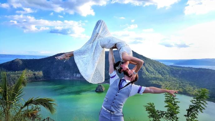 100 Kez Evlenen Gezgin Çiftin Birbirinden Farklı Düğün Mekanları!