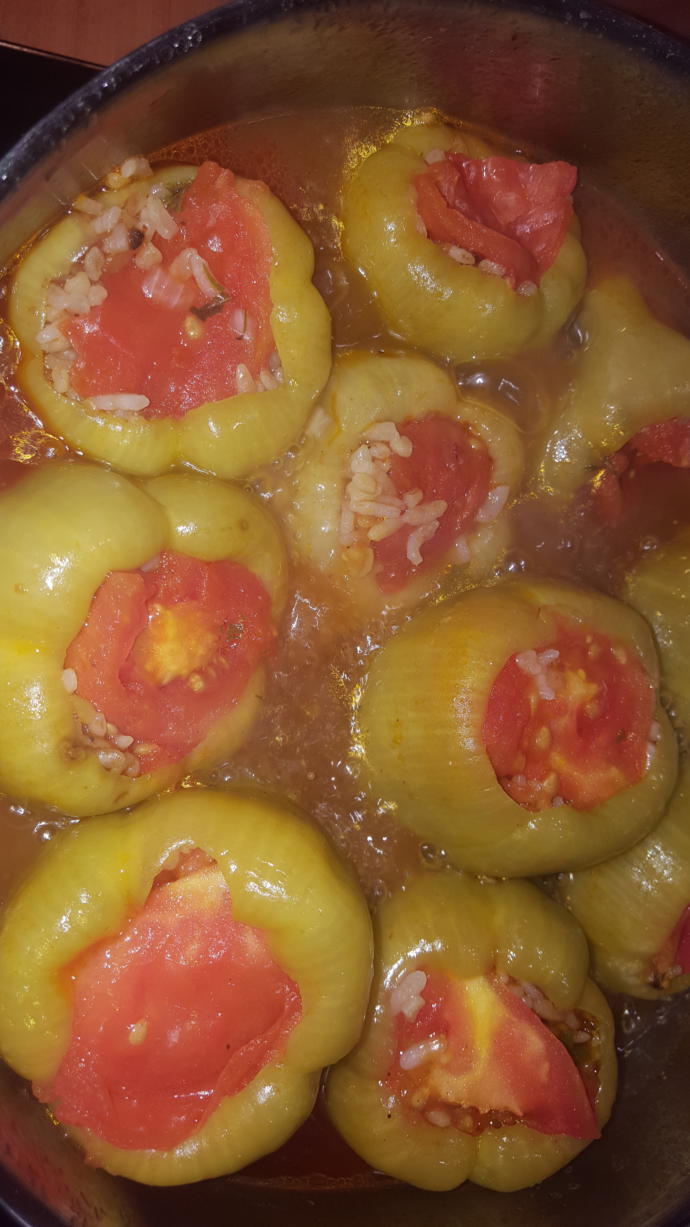 Yaz Aylarının Gözde Yemeği Zeytinyağlı Biber Dolması!