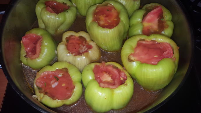 Yaz Aylarının Gözde Yemeği Zeytinyağlı Biber Dolması!