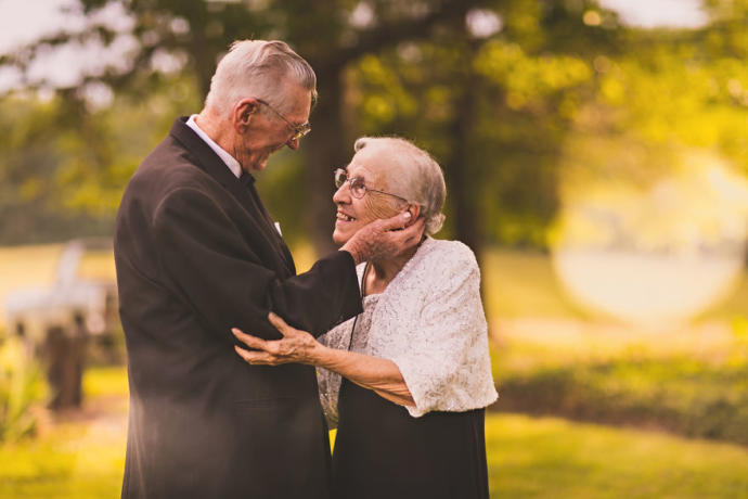 Evliliklerinde 65 Yıla Nanik Yapan Mükemmel Çift