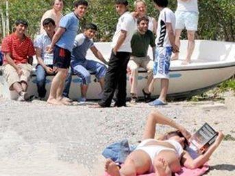 Plajda Moda Kuralına Uymanız İçin İhtiyacınız Olan 7 Parça!