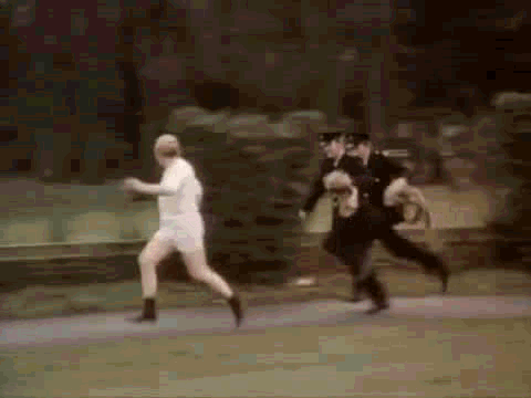 Vur Yüreğim Dağılsın, Vur Feleğim Şaşırsın, Sakar Halinle Bile Sen Hep Bir Numarasın!