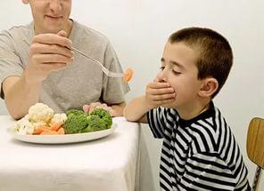 Anne & Babası Tarafından Yemeğe Zorlanan Çocukların "Havam Yerin Dibinde Alaturka Oldum" Diye Bas Bas Bağıran İç Sesleri