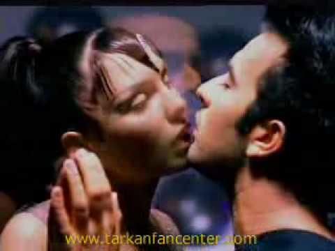 Hit Şarkıların Kliplerinde Oynayarak Şarkıdan Çok Dikkat Çekmiş Güzeller!