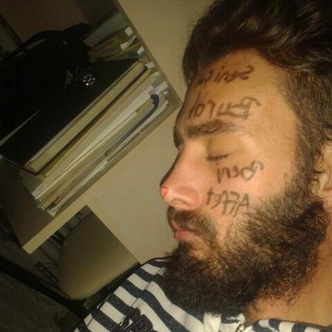 Bence KIZLAR SEVDİĞİNİ HİSSETTİRME KONUSUNDA ÇOK YETENEKSİZ ! ~