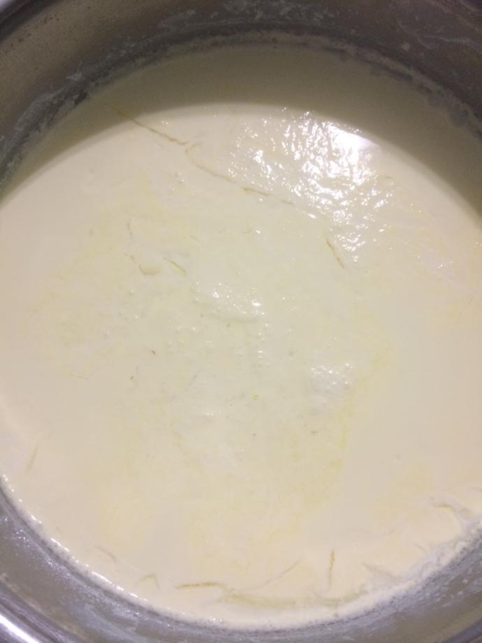 Pratik Yoldan Hem Sağlıklı Hem Lezzetli Çilekli Kefir Yapımı