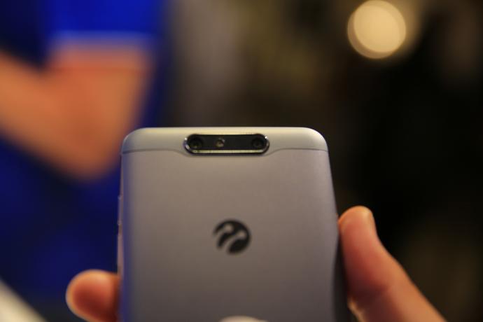Teknolojiye Ayak Uyduran Yeni Nesil Bir Telefon Turkcell T80!