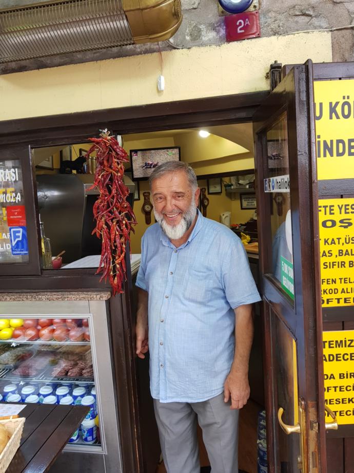 Rumeli Hisarından Bir Yusuf Abi Geçti: Ekmek Arası Kısa Bir Mola!