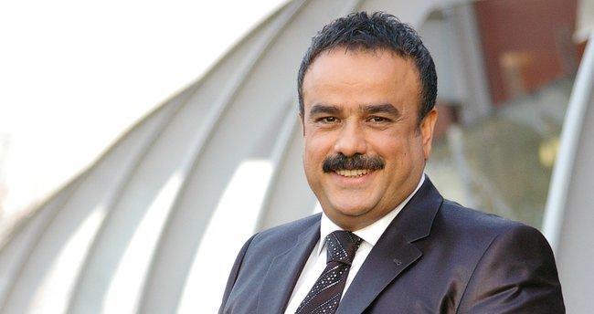 "Görünce Beni Küçük Dilin Tutuldu, Kalbinin Atışı Uzağa Duyuldu!" Dedirten Yakışıklılıklarıyla Adından Söz Ettiren Ünlülerimiz