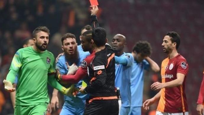 Süper Lig Tarihinde Bir Takımın En Çok Kırmızı Kart Gördüğü 5 Maç!