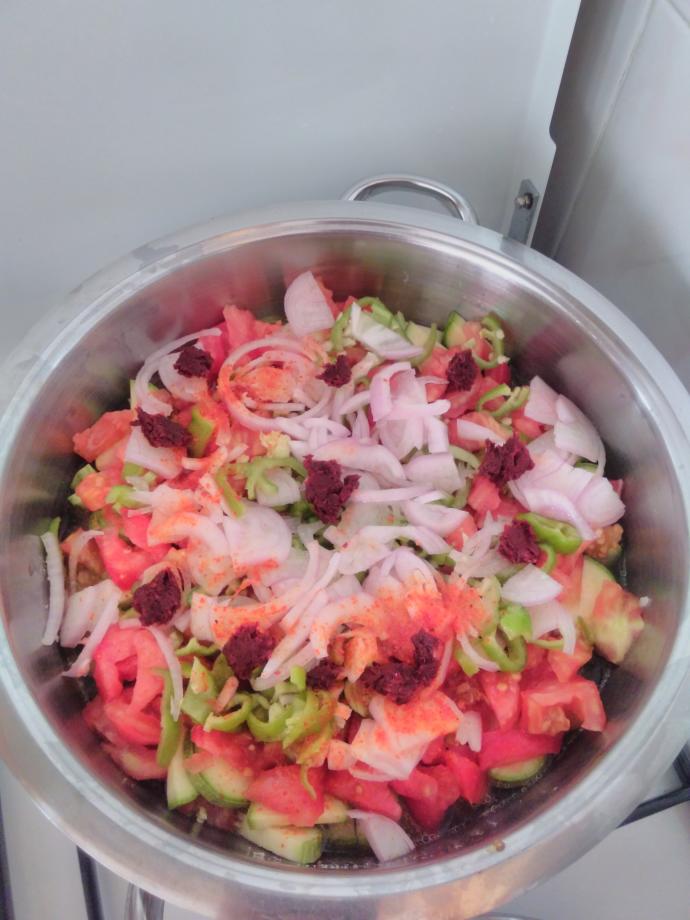 Zeytinyağlı Sevenler İçin Midenizi Yumuşacık Yapacak Kabak Yemeği