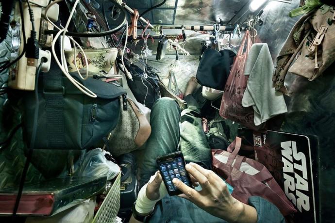 Görünce Halinize Şükredeceğiniz Tabut Evler: Hong Kong'da Yaşam