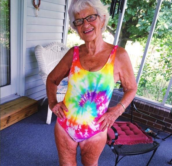 Dünyanın En Havalı Babaannesi Baddie Winkle!