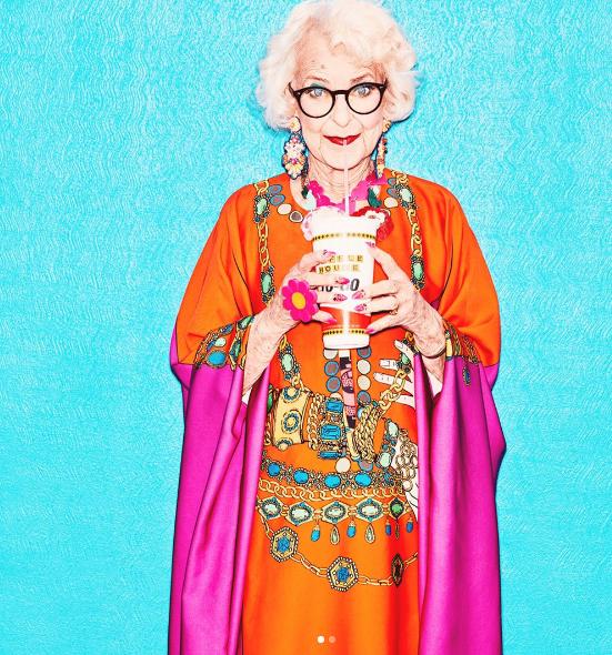 Dünyanın En Havalı Babaannesi Baddie Winkle!