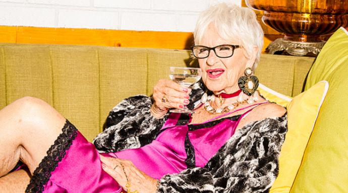 Dünyanın En Havalı Babaannesi Baddie Winkle!