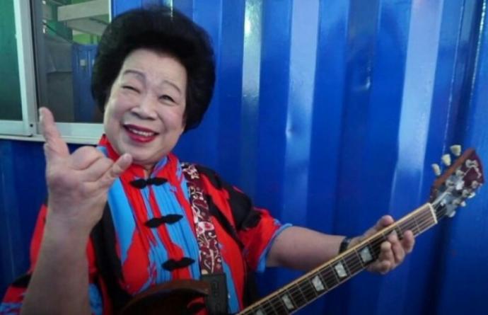 Rockstar Olmanın Yaşı Olmadığını Kanıtlayan 81 Yaşındaki Gitarist!