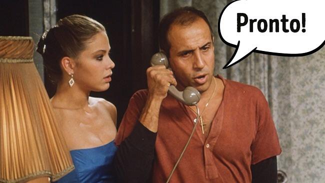 Ülkelerin Birbirinden İlginç Olan Telefon Cevaplama Şekilleri!