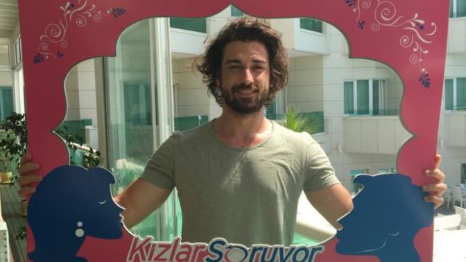 Alp Navruz KizlarSoruyor #ünlülercevaplıyor Etkinliğinde Sorularımızı Cevapladı