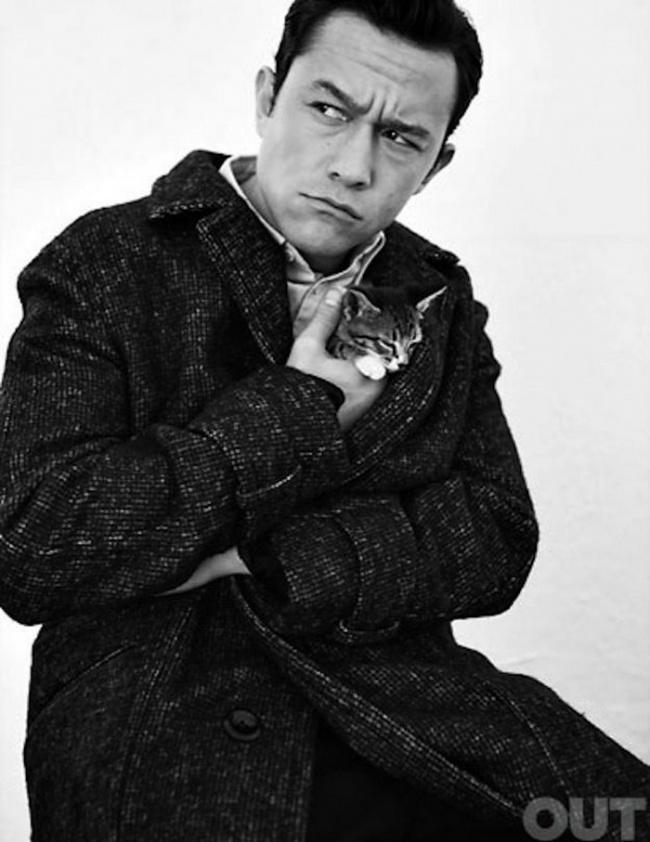 Kedi-Sever Erkeklerin Çok Daha Karizmatik Olduğunu Gösteren Ünlüler!