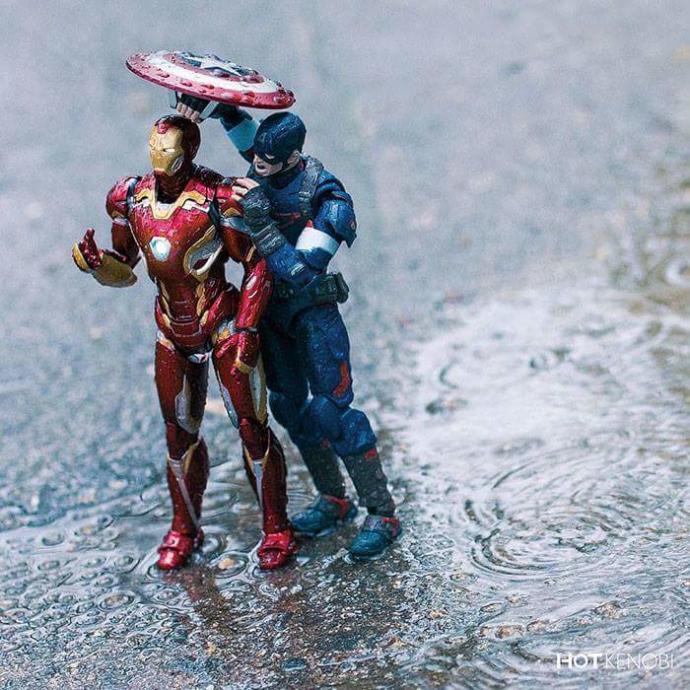 Japon Fotoğrafçı HotKenobi'nin Gözünden Süper Kahramanların Hayatları!