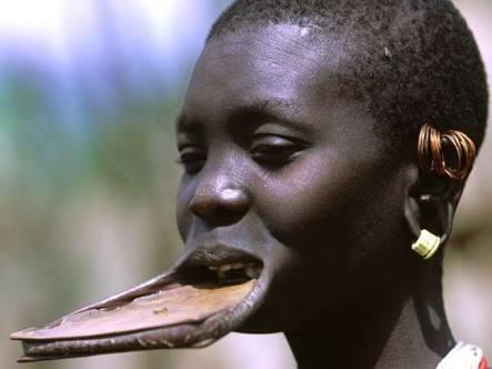 ''Böyle Gelenek Mi Olurmuş?'' Dedirten En Tuhaf 5 Afrika Geleneği