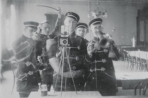 Cep Telefonlarının Olmadığı Zamanlarda Çekilen Selfieler!