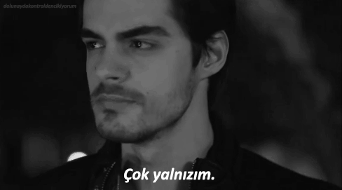 Eski Sevgililerin Popüler Davranışı Olan "Engel Kaldırmanın" 4 Gerçek Sebebi
