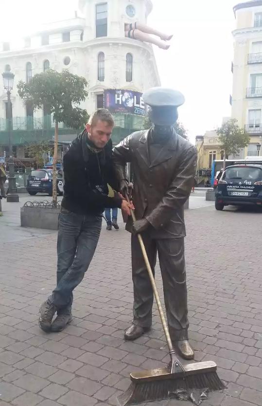 Yalnız Seyahat Etmenin de Çok Eğlenceli Olduğunu Gösteren Fotoğraflar!
