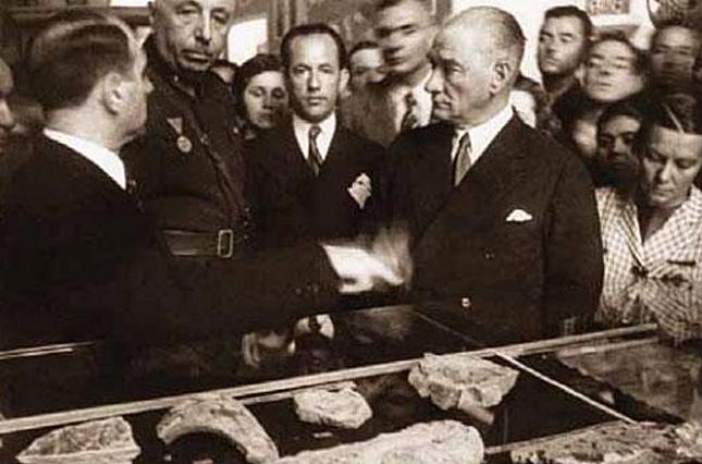 Mustafa Kemal Atatürk'ün Ders Verici Ve O Dönem Koşullarını Bizlere Açıklayan 10 Sözü