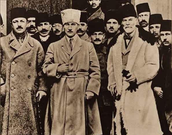 Mustafa Kemal Atatürk'ün Ders Verici Ve O Dönem Koşullarını Bizlere Açıklayan 10 Sözü