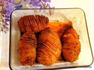 Fırında Dilimlemiş Çıtır Patates Nasıl Yapılır?