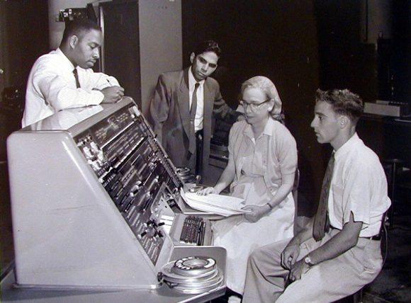 Modern Bilgisayarın Annesi Grace Hopper ve Yaptıkları!